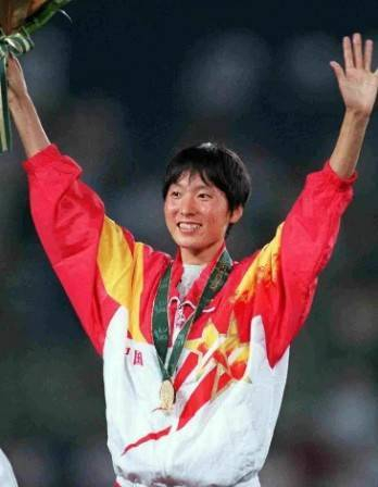 易胜博体育官方入口-退役后移居美国,3个孩子3个爹,53岁奥运冠军王军霞现在还好吗?|中长跑|婚姻|运动员|人生|传奇_新浪体育_新浪新闻