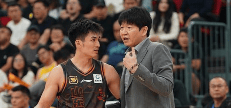 易胜博体育-山东男篮险胜江苏邱彪再次恶心球迷:两嫡系球员光腚推磨转圈丢人
